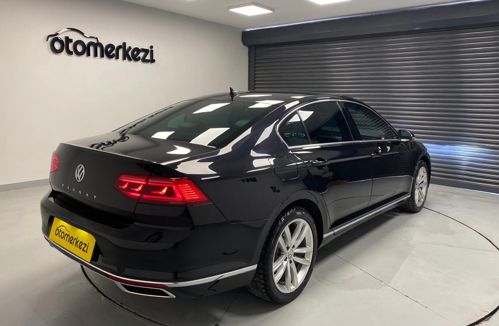 VOLKSWAGEN PASSAT 11